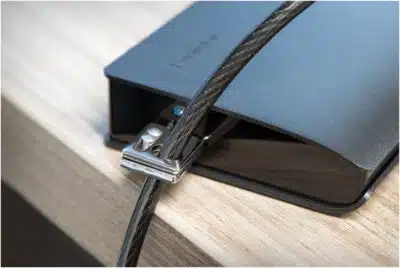Kensington Cabndado de Seguridad para Computadora de Escritorio y Perifericos - Imagen 3