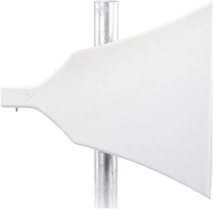Antena Tipo Horn de 90° , 16 dBi, Ideal para ambientes de alto ruido, 4.9-6.5 GHz, , Conector SMA-Hembra, con montaje incluido